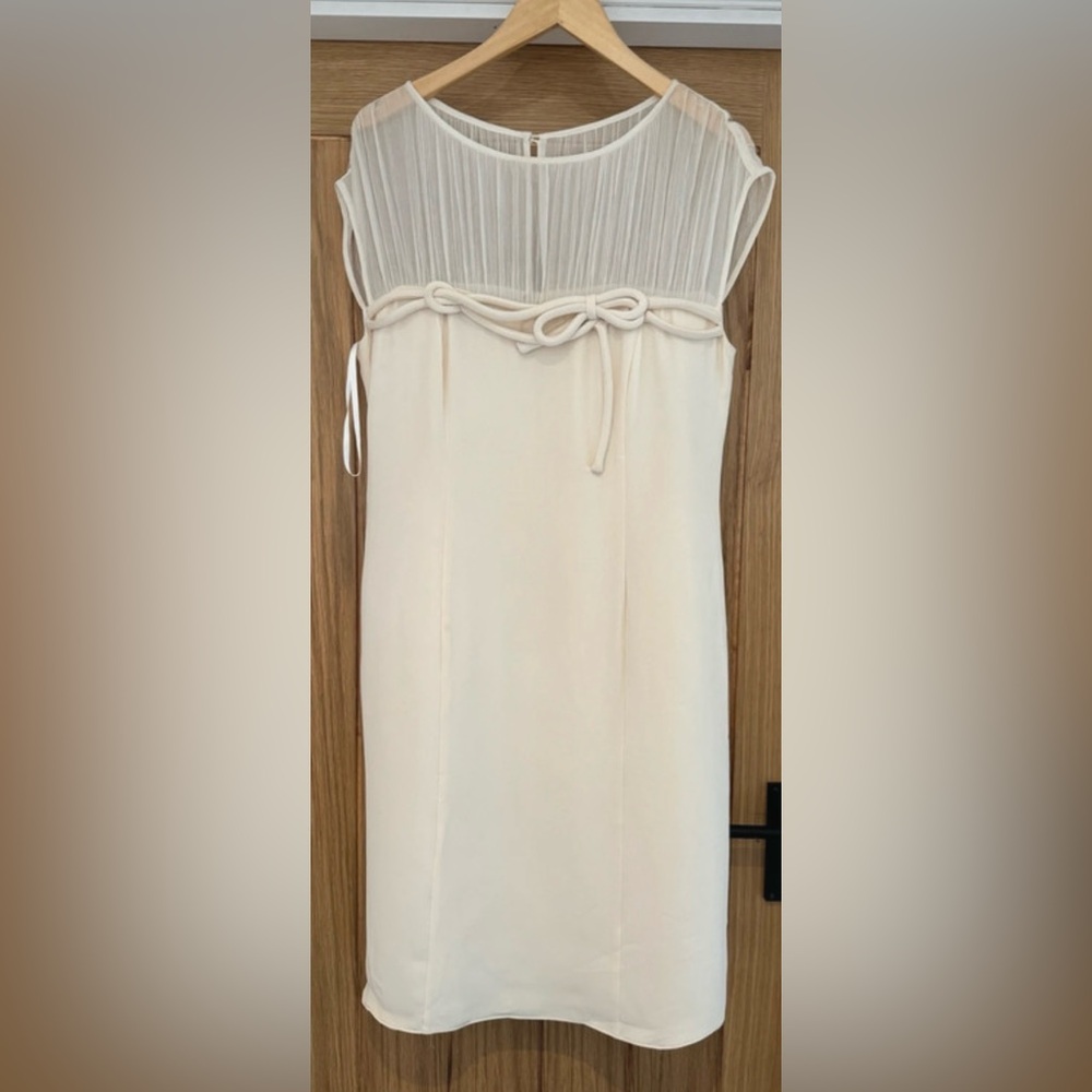Armani Collezioni elegant silk and chiffon ivory dress, unworn perfect condition